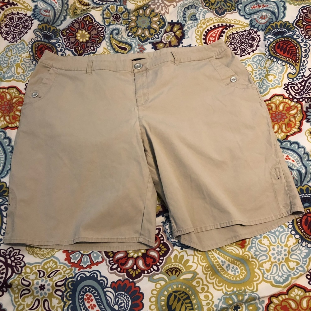 Lane Bryant size 22 khaki shorts